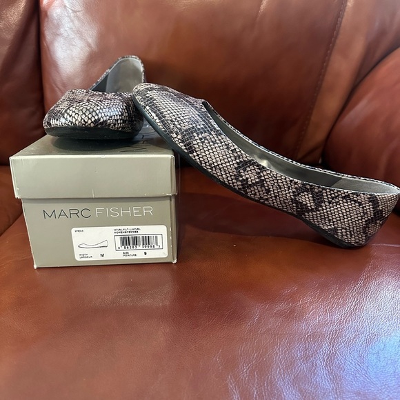 Marc Fisher Black and Gray Flats - Picture 6 of 6